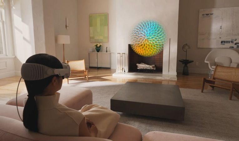 Une personne portant un Apple Vision Pro utilise l’app Pleine conscience