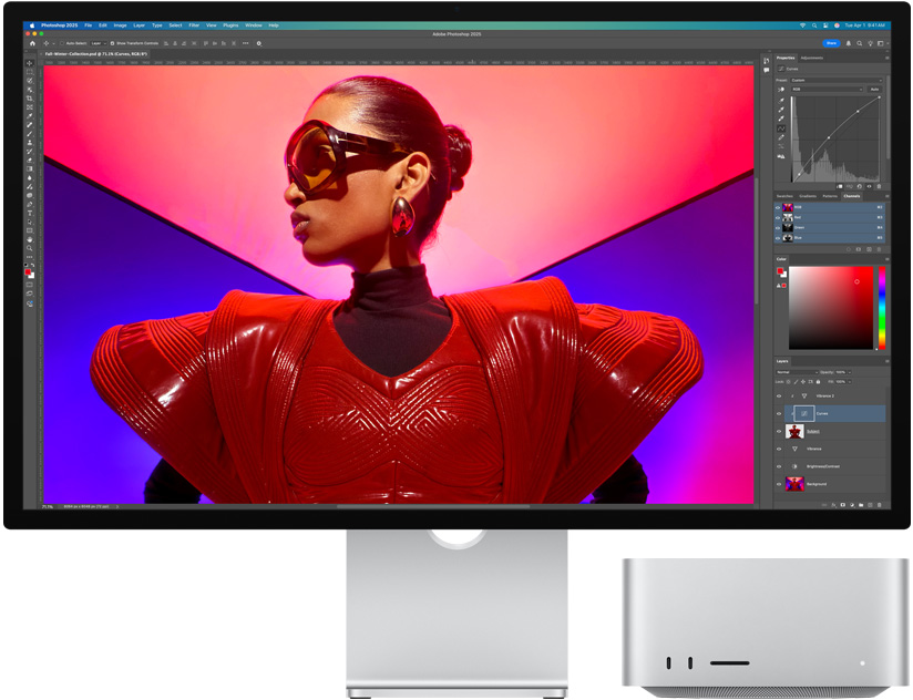 Un monitor Studio Display junto a una Mac Studio donde se usa Adobe Photoshop