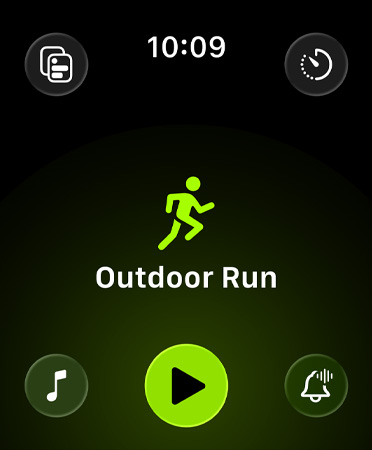 Nuevo diseño de la app Entrenamiento, con métricas sobre un fondo oscuro y botones verdes en cada esquina que permiten el acceso a alertas, música, experiencias y entrenamientos personalizados. Al centro se ve el ícono verde de una persona corriendo y debajo, en letras blancas, se lee Carrera al Aire Libre; debajo está el botón verde de Inicio Rápido.